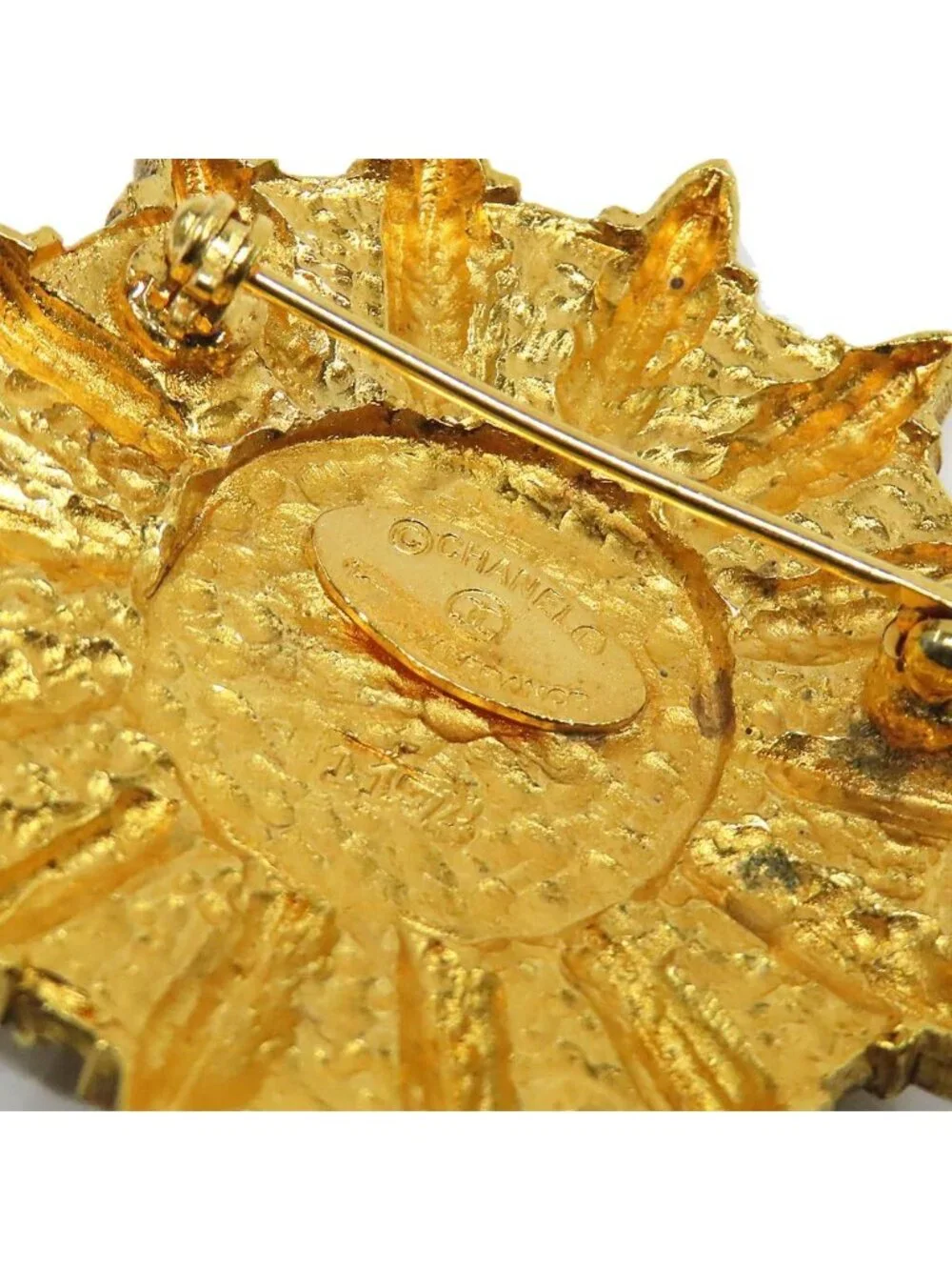Chanel CC Logo Brooch Vintage Gold